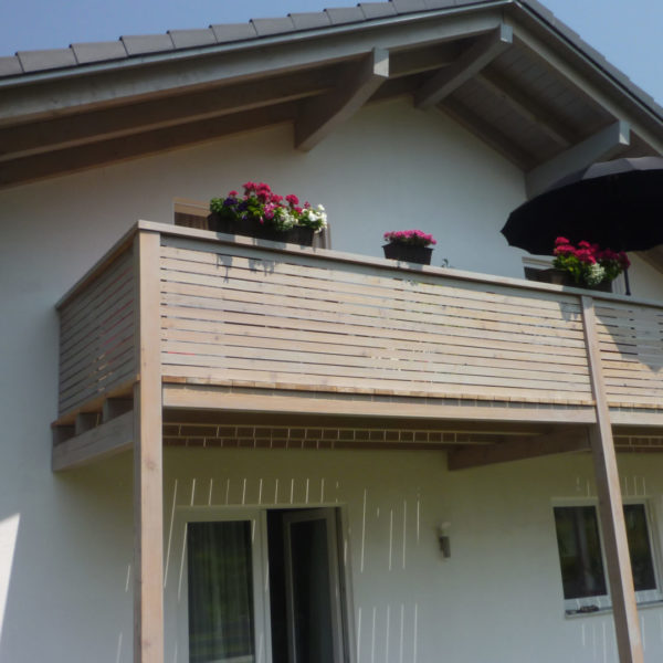 Holzbalkon