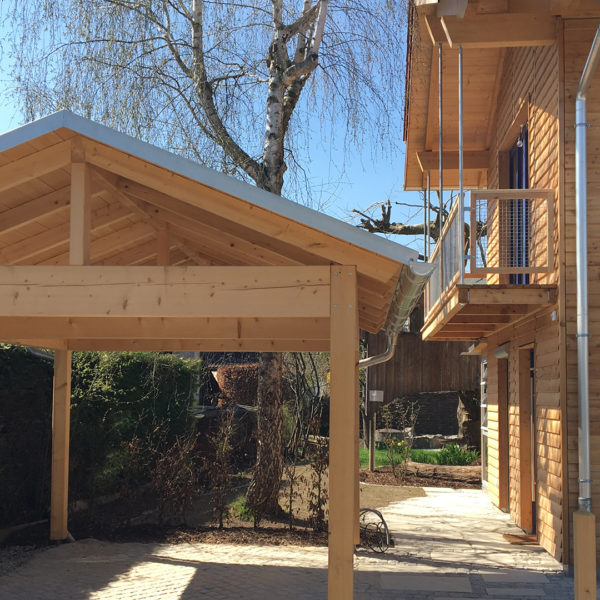 Carport aus Massivholz