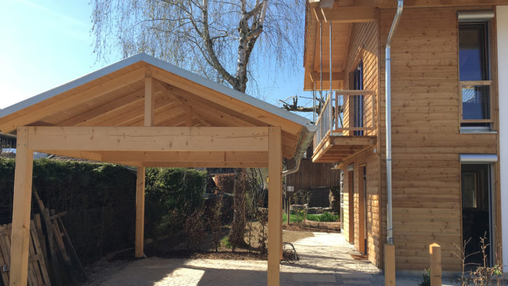 Carport aus Massivholz