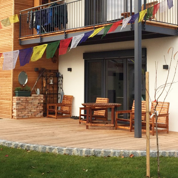 Massivholz Terrasse mit Bogen