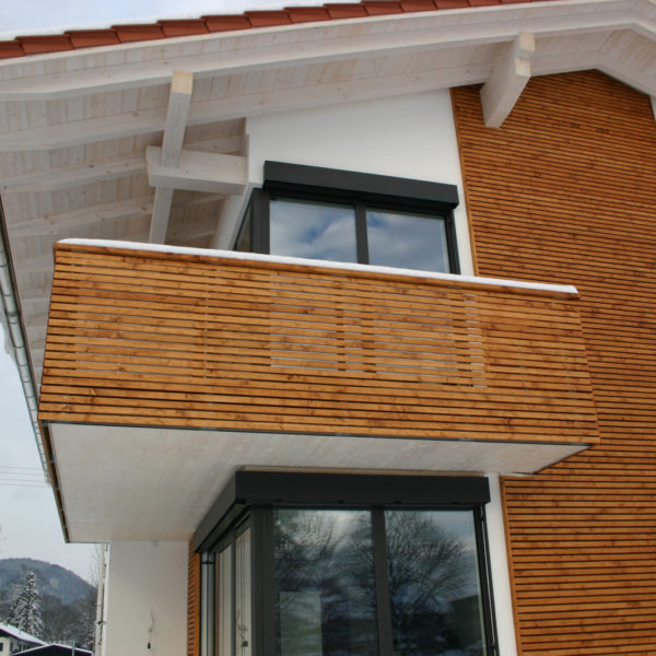 Balkon mit Verkleidung