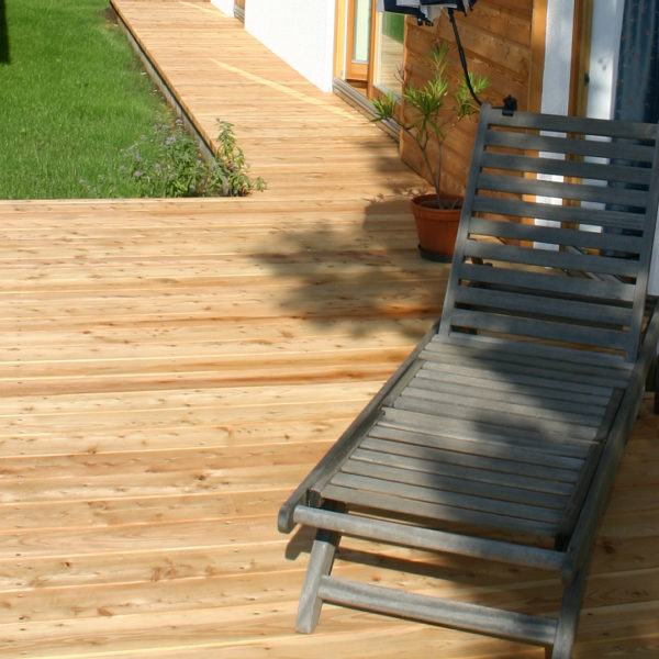 Terrasse Holz massiv wetterfest